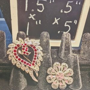 Lot‎ 2 vintage costume fashion brooches silvertone and pink or red stones